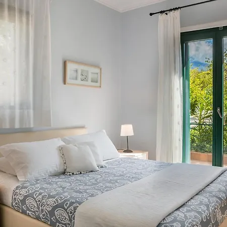 Petri Трапезаки