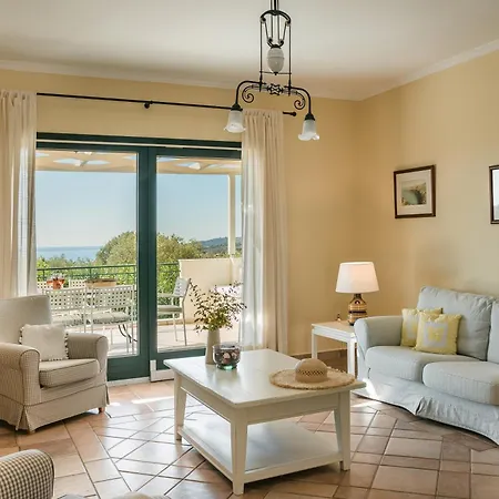 Petri Вилла Трапезаки